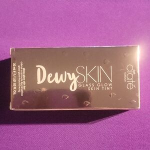 Ciate Dewy Skin Glass Glow Skin Tint - Silver